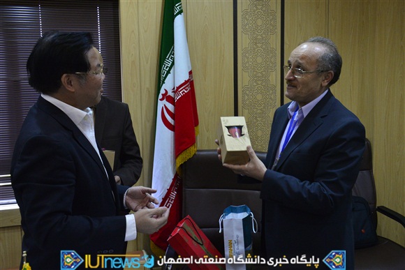 گسترش همکاریهای علمی بین المللی دانشگاه صنعتی اصفهان با دانشگاه شیامین چین