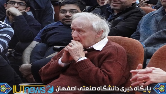 سمینار علمی &quot;بررسی ابررساناها&quot; در دانشگاه صنعتی اصفهان