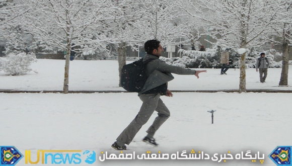 گالری تصاویر روزهای برفی دانشگاه صنعتی اصفهان