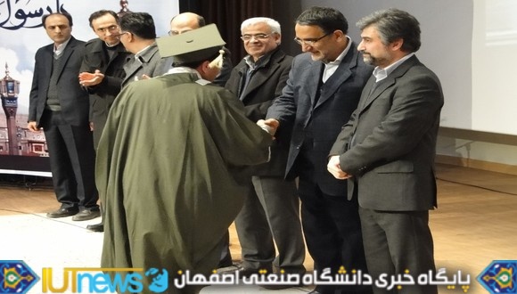  جشن بزرگ دانش آموختگي سال تحصيلي 91-90 (عکس ها از آقایان شاهمحمدی و امینی)