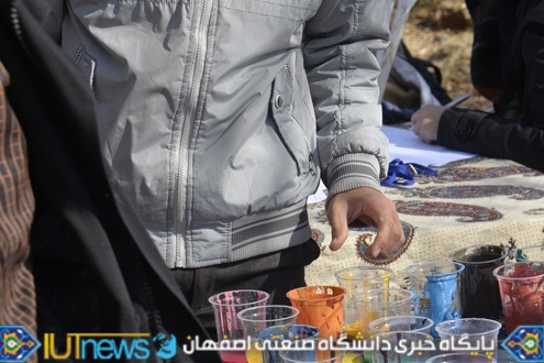نقاشی خیابانی دانشجویان دانشگاه صنعتی اصفهان به مناسبت روز 16 آذر