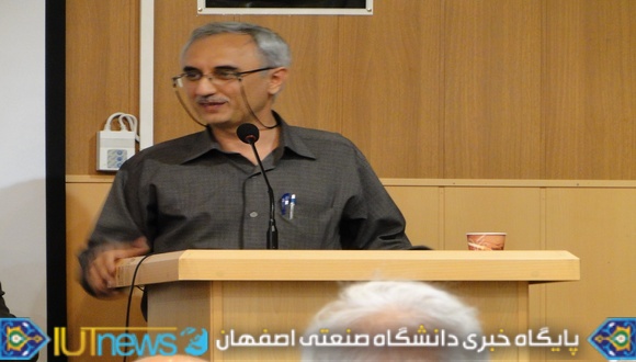 جشن تجلیل از استادان وکارکنان بازنشسته دانشکده علوم ریاضی