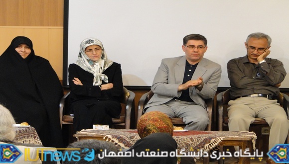 جشن تجلیل از استادان وکارکنان بازنشسته دانشکده علوم ریاضی